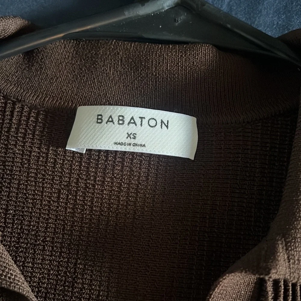 Aritzia Babaton Sculpt Knit Polo Top - Picture 10 of 11